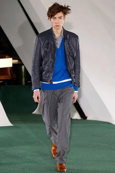 Look 7